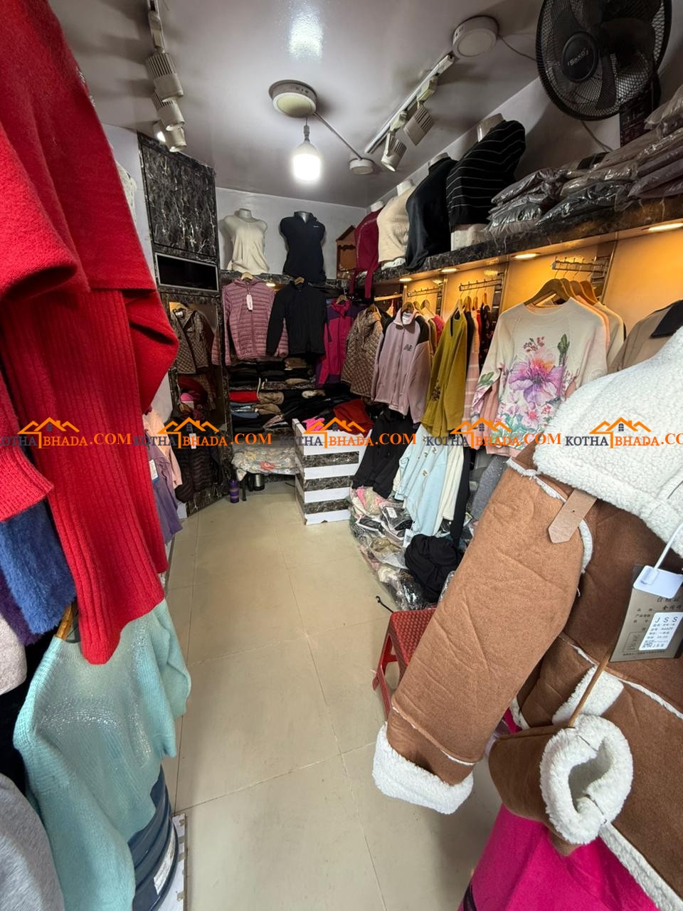 Shutter available for rent in Gwarko